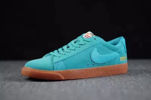 Supreme x Nike SB Blazer Low GT [M. 2]